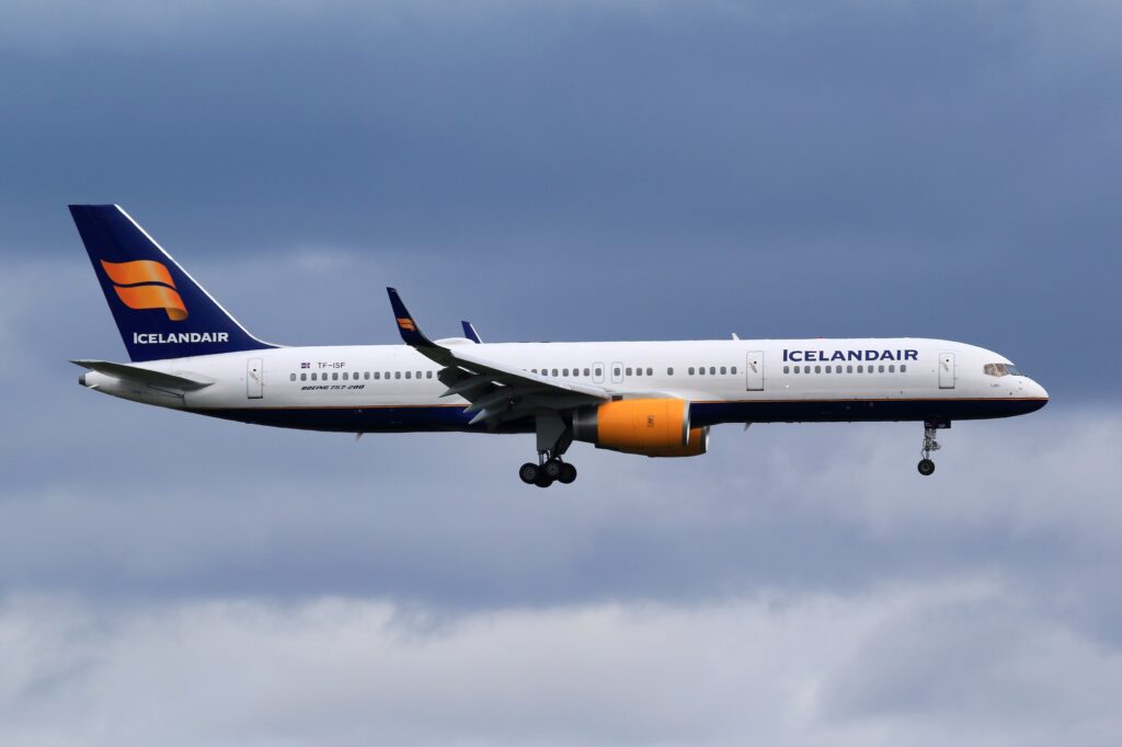 Icelandair Boeing 757