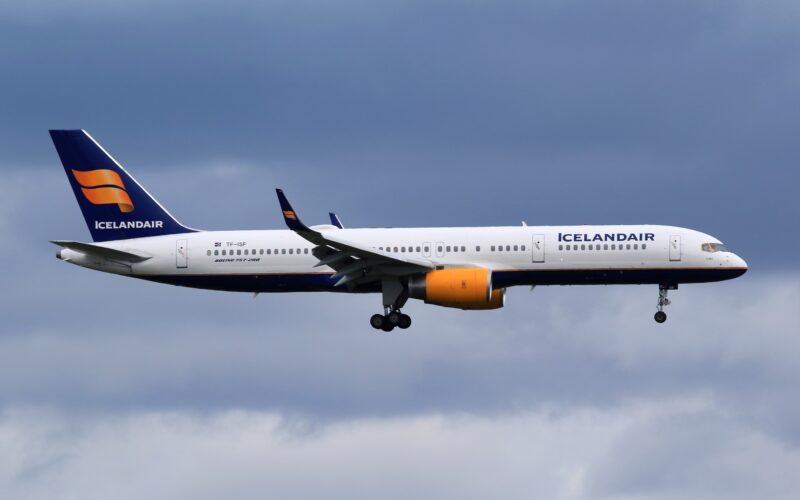 Icelandair Boeing 757