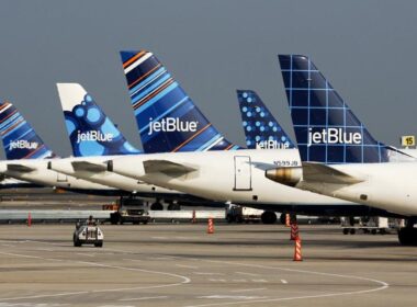 JetBlue-Tailfins.jpg