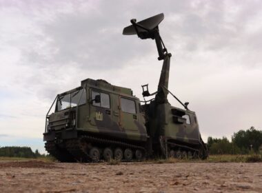 Lithuanian Giraffe MkIV surveillance radar