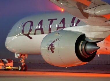 Dubai,,Uae,-,Nov,20th,2023:,A,Qatar,Airways,A350