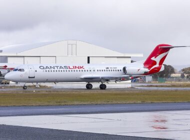 Qantas Fokker 100 wikipedia