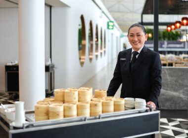 Qantas HKG lounge