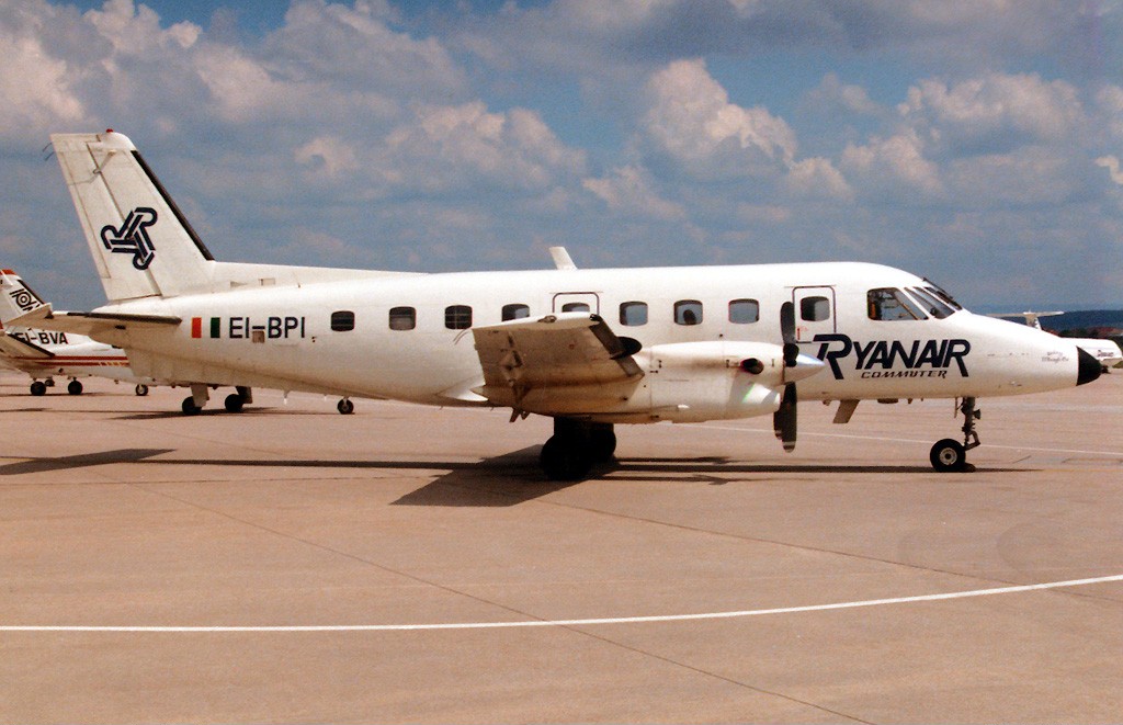 Ryanair_EMB-110