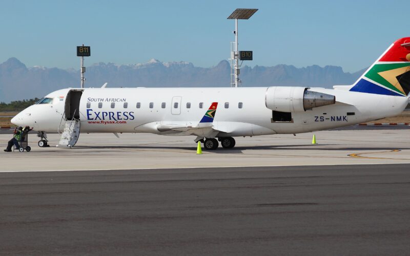 SA Express on the taxiway at Cape Town International Airport