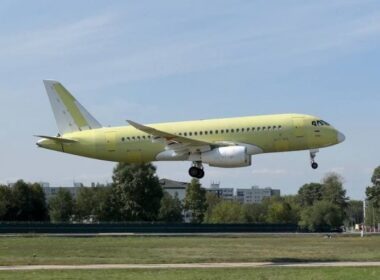 The all-Russian Sukhoi Superjet, called the SJ-100, made its maiden flight