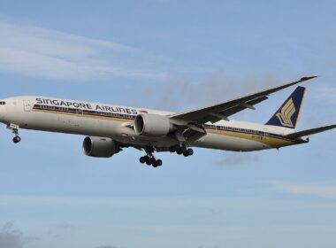 Singapore Airlines B777-312ER 9V-SWM