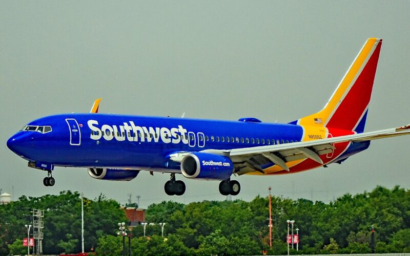 Southwest Airlines Boeing 737-800 N8555Z