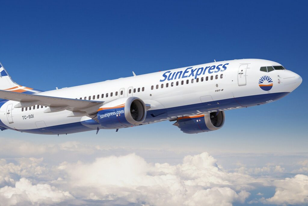 SunExpress Boeing 737 8