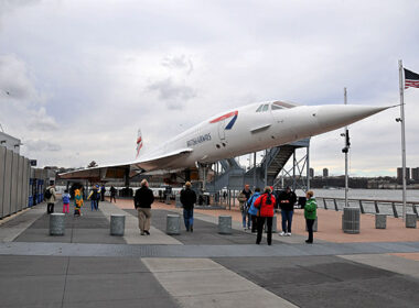 Supersonic-Concorde-at-a-Museum.jpg