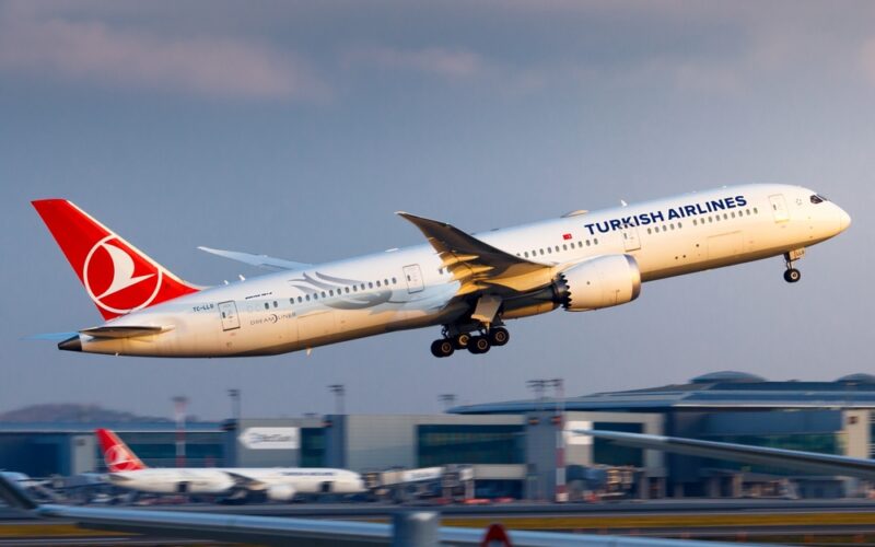 16-11-2022.,Istanbul,Airport,,Turkey.,A,Turkish,Airlines,Boeing,787-9,Dreamliner