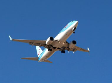 TUI Boeing 737-800 Dreamliner in flight from Tenerife