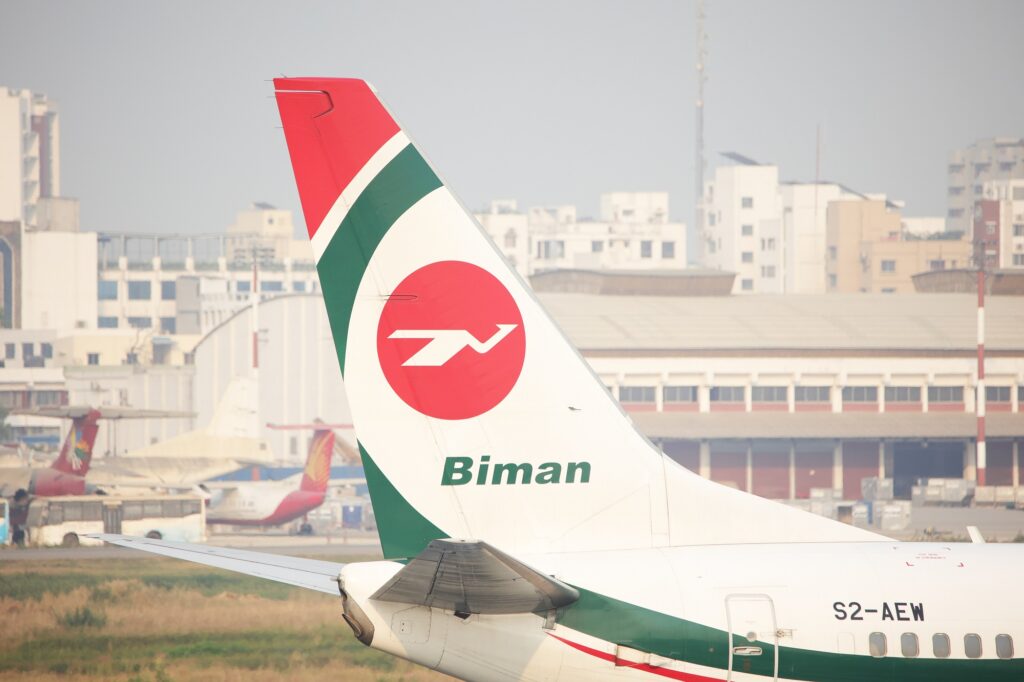 Frances President Emmanuel Macron confirmed that Biman Bangladesh Airlines is preparing to order 10 Airbus A350 aircraft