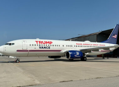 Trump Vance 737