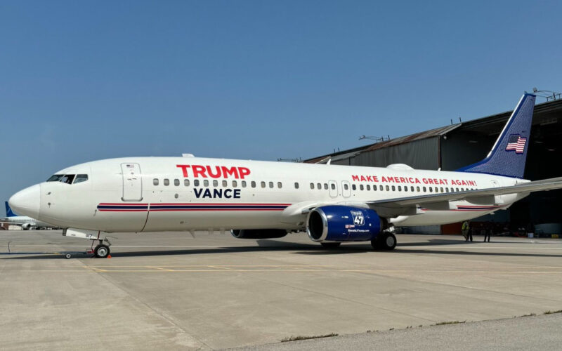 Trump Vance 737