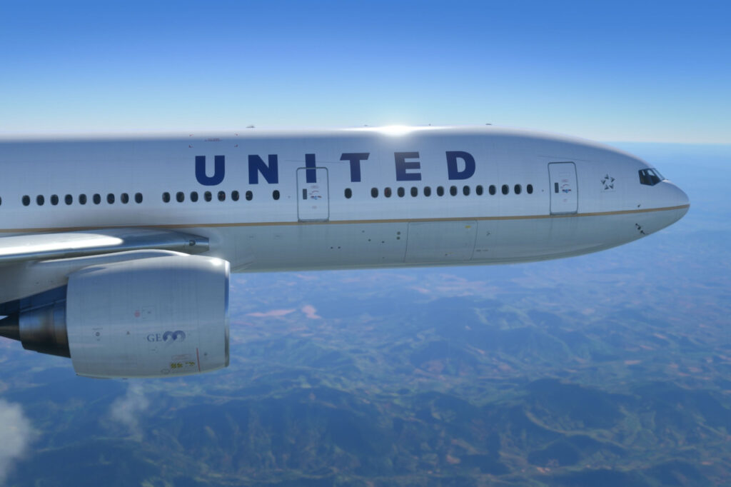 United Airlines 777