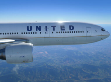 United Airlines 777