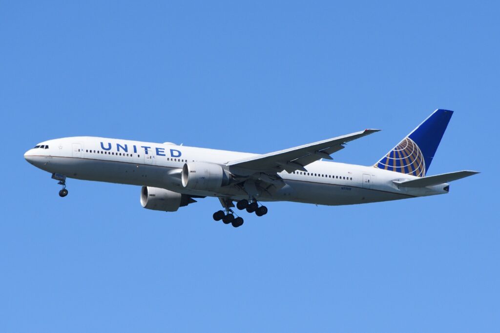 United Boeing 777 224