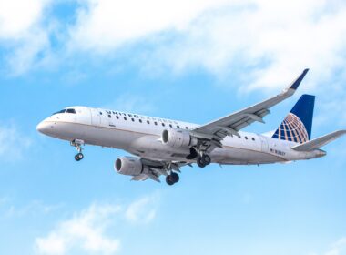 United Express Embraer E175