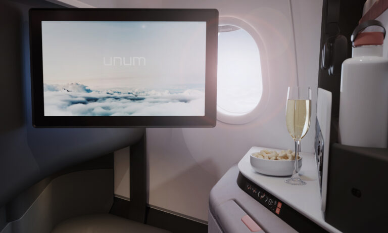 Unum business class seat