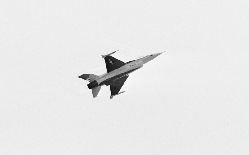 YF-16 flying in the Netherlands