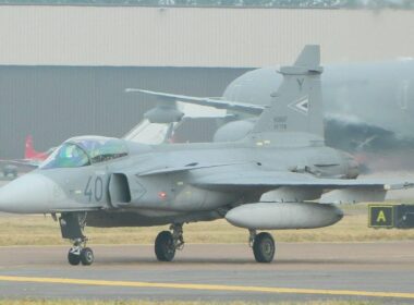 a2381-hungary-gripen-40-riat2013.jpg