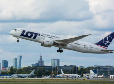 a_787_passenger_window_melted_on_a_lot_polish_airline_flight.jpg