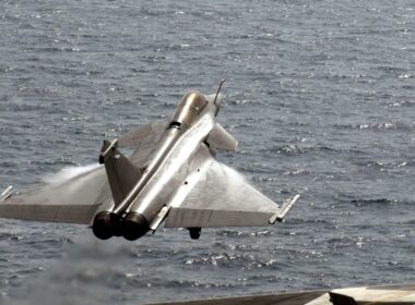 a_french_navy_rafale_taking_off_from_a_us_aircraft_carrier-1.jpg