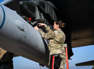 a_usaf_crewmember_working_on_the_arrw.jpg