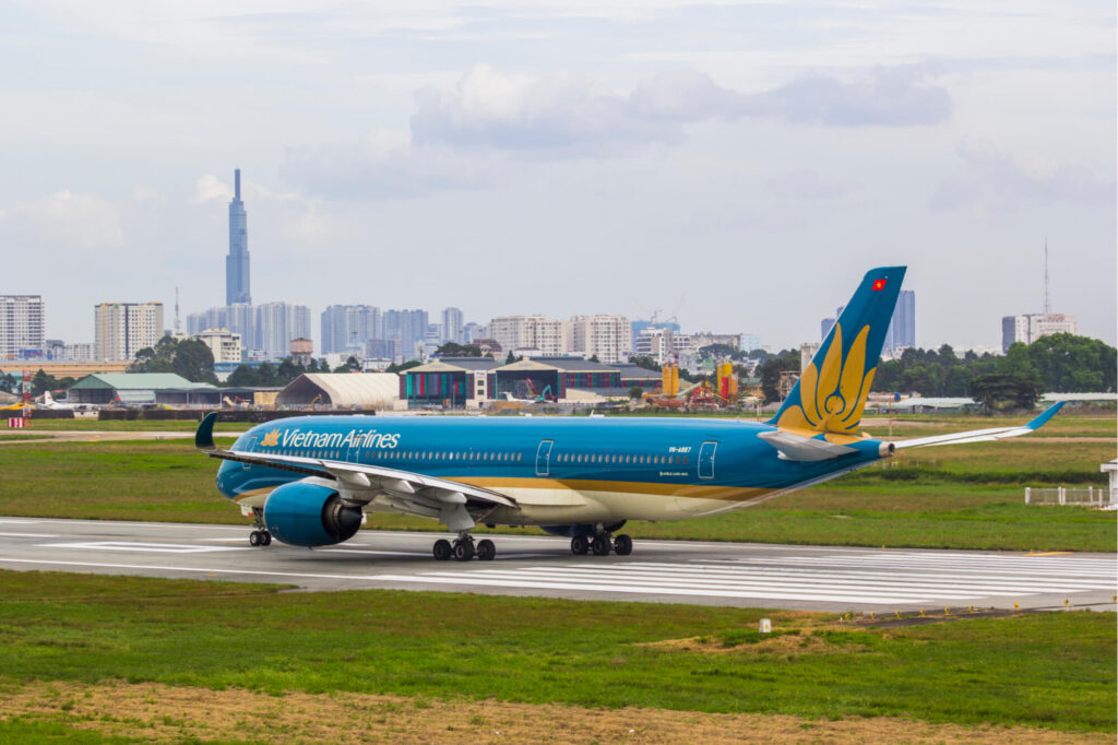 a_vietnam_airlines_boeing_787_in_ho_chi_minh_city.jpg