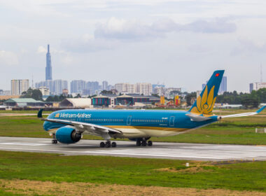 a_vietnam_airlines_boeing_787_in_ho_chi_minh_city.jpg