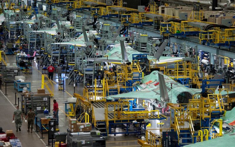 F 35 assembly line