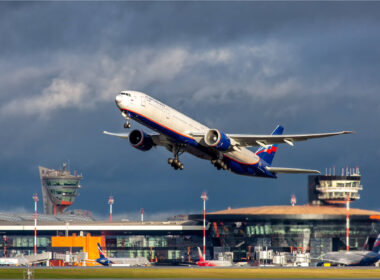 aeroflot_boeing_777_taking_off.jpg