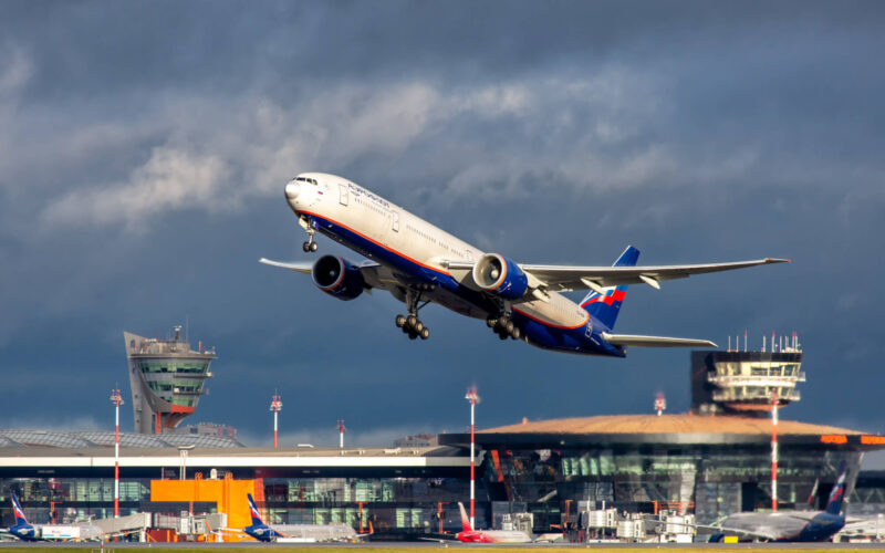 aeroflot_boeing_777_taking_off.jpg