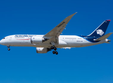 aeromexico_boeing_787-8_dreamliner_over_santiago_chile.jpg