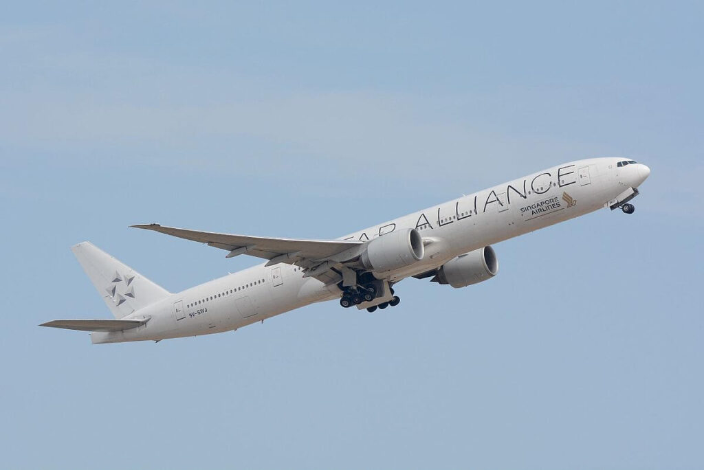 air-alliance-star-alliance-airbus-a340.jpg