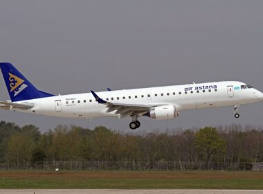 air_astana_embraer_190-10.jpg