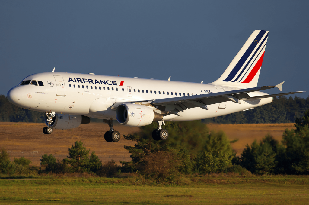 air_france_a319-100lr_f-grxj_kbp_2011-9-25.png