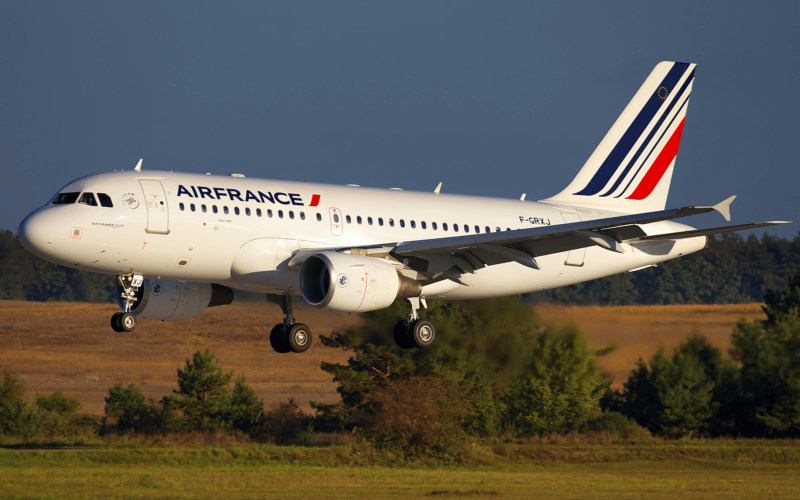 air_france_a319-100lr_f-grxj_kbp_2011-9-25.png