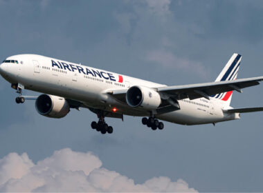 air_france_b777_landing.jpg