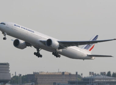 air_france_boeing_777_f-gsqj.jpg