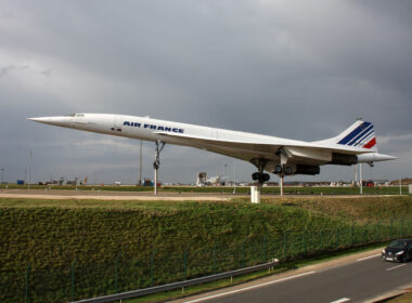 air_france_concorde_on_display_in_paris_france-2.jpg