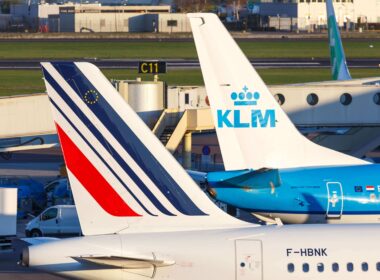 air_france_klm_tails_at_ams.jpg