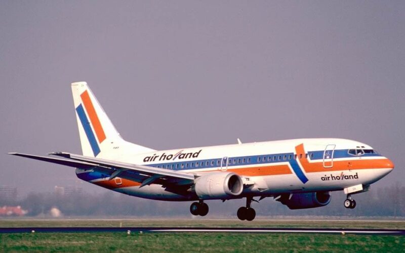 air_holland_boeing_737-300_potters-1.jpg