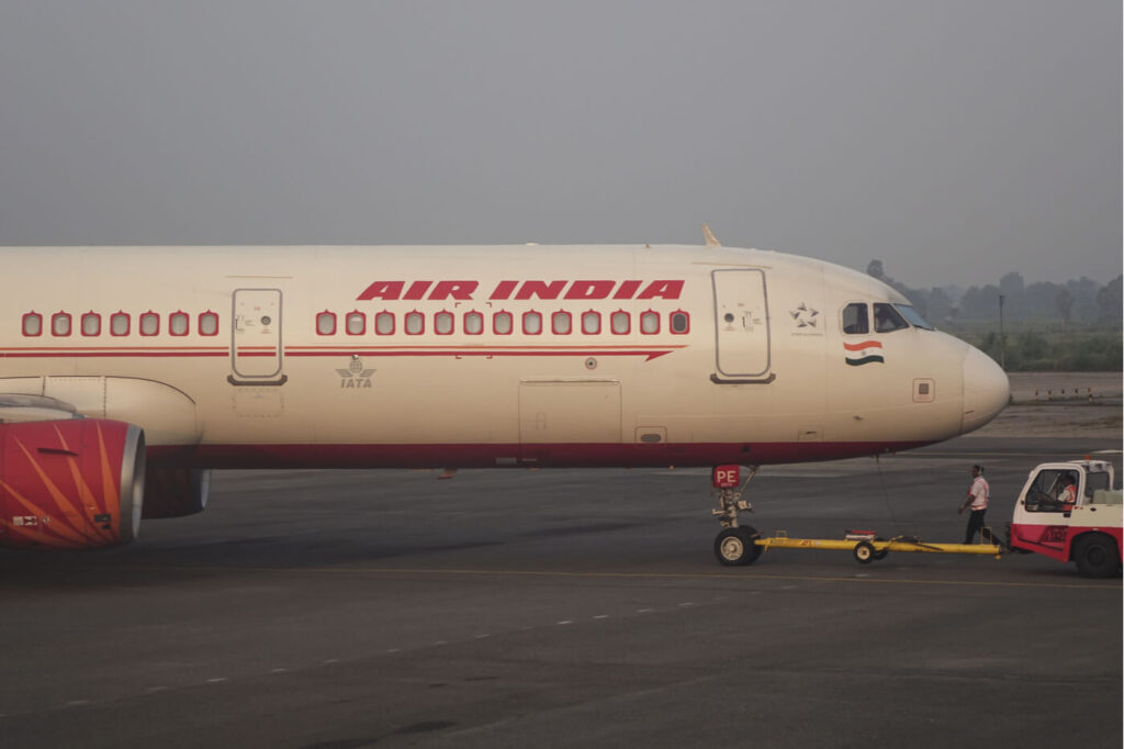 air_india_airbus_321_during_push_back-1.jpg