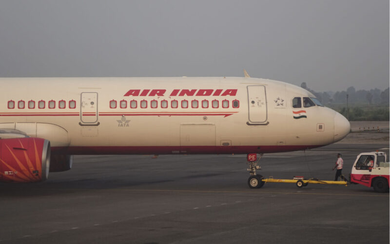 air_india_airbus_321_during_push_back-1.jpg