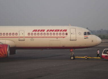 air_india_airbus_321_during_push_back.jpg