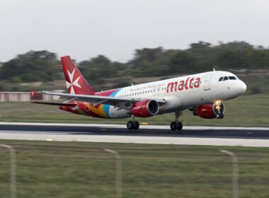 air_malta_airbus_a320-211_landing_luqa_malta.jpg