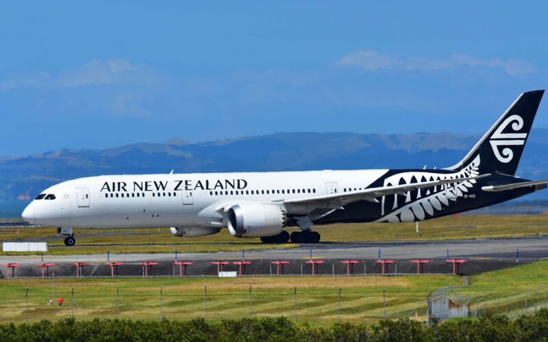 air_new_zealand_boeing_787_plane.jpg