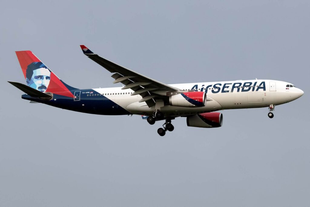 air_serbia_a330.jpg